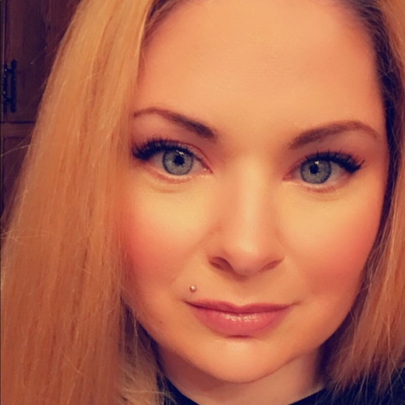 Meet your Posher, Angela - Picture 1 of 1